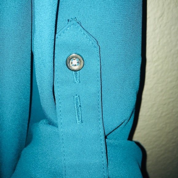 Pretty Blouse! - Picture 3 of 3